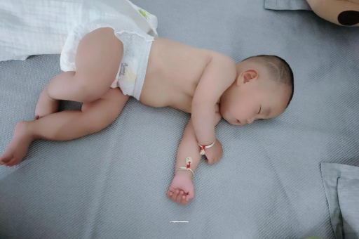 伊犁宝宝口水多怎么回事